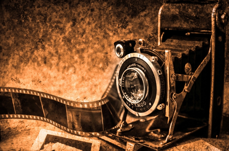 photographe-ST ANTONIN-min_light-wood-night-camera-photography-vintage-1245236-pxhere.com